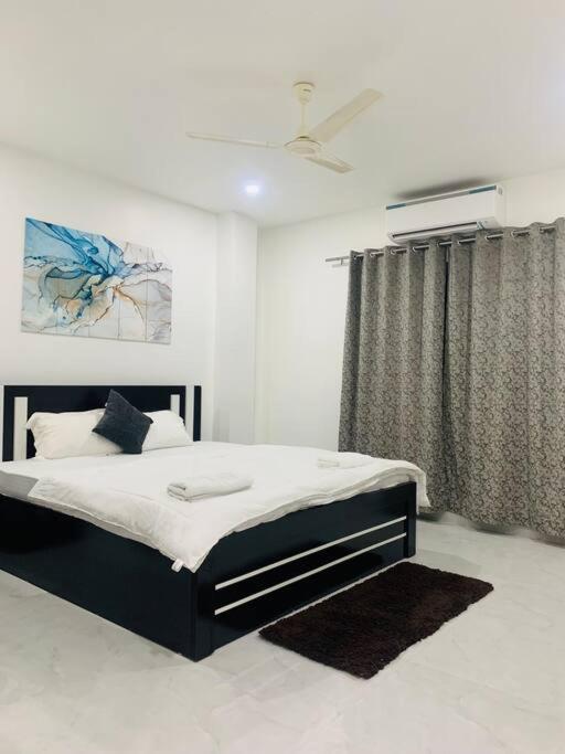 グワーハーティーWhite Orchid, Unique & Stylish, Executive 2Bhk.アパートメント エクステリア 写真
